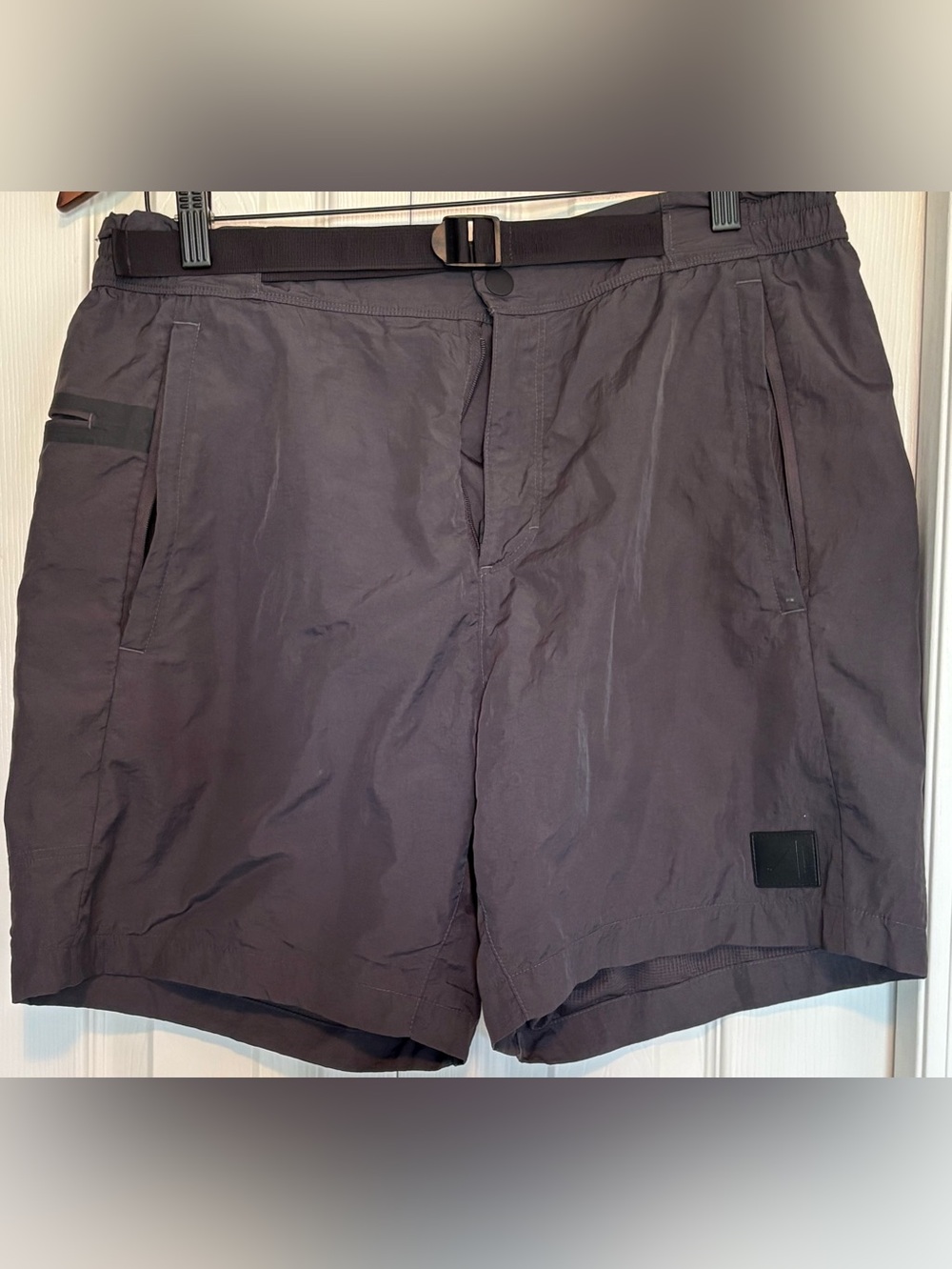 Gymshark Technical Nylon Belted Shorts – Charcoal Gray, Size XL